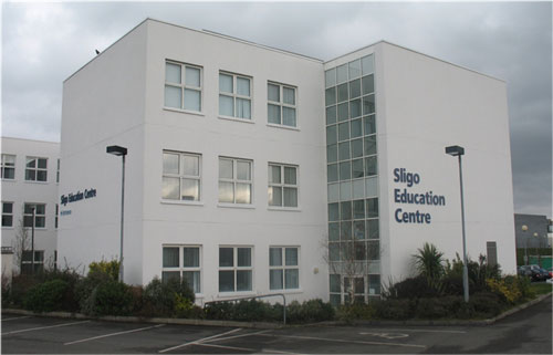 centre photo